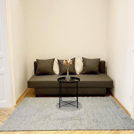 City-Center-Apartment Hip Area, Big & New Wina Bagian luar foto