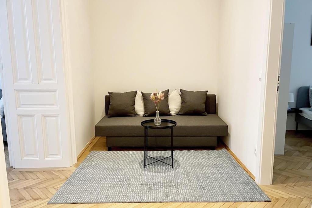 City-Center-Apartment Hip Area, Big & New Wina Bagian luar foto