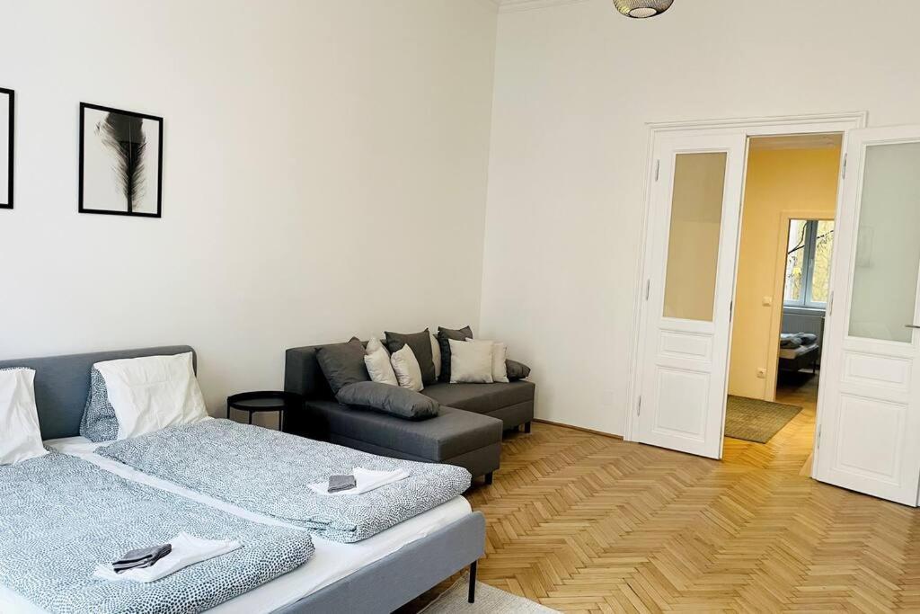 City-Center-Apartment Hip Area, Big & New Wina Bagian luar foto