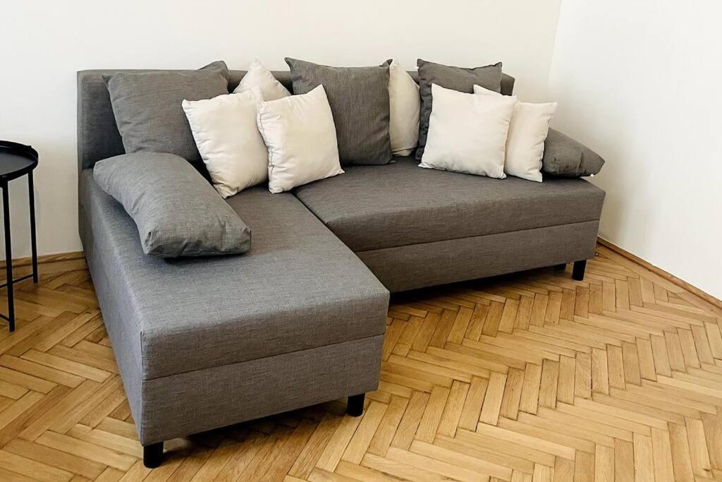 City-Center-Apartment Hip Area, Big & New Wina Bagian luar foto
