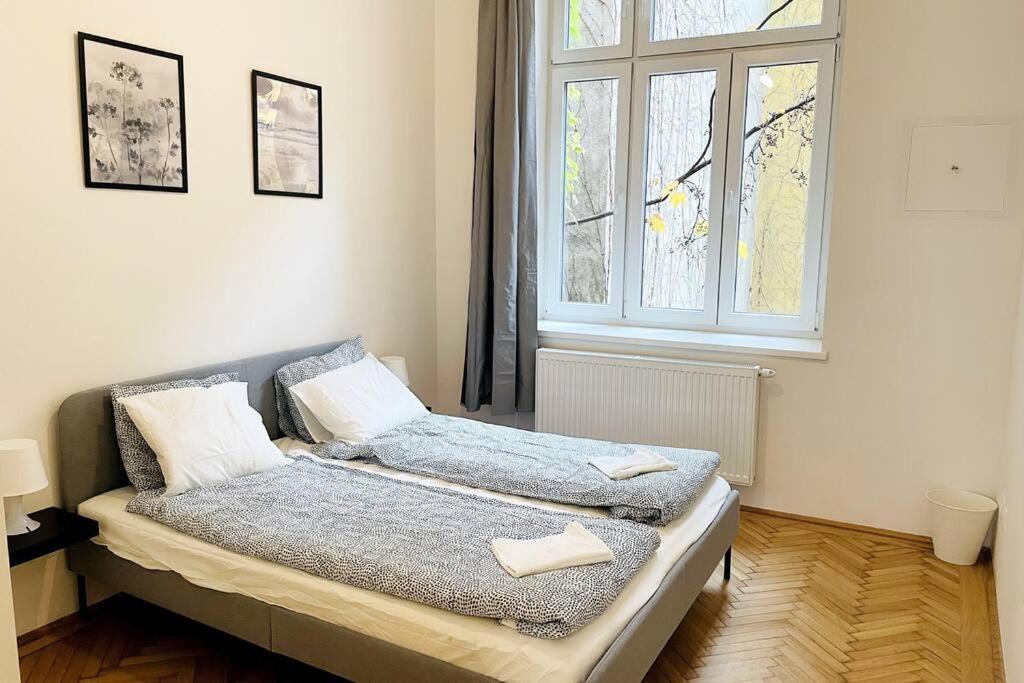 City-Center-Apartment Hip Area, Big & New Wina Bagian luar foto
