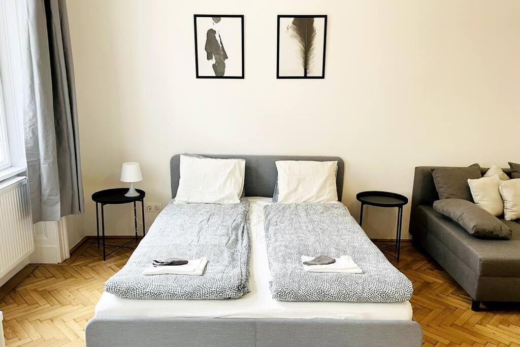 City-Center-Apartment Hip Area, Big & New Wina Bagian luar foto