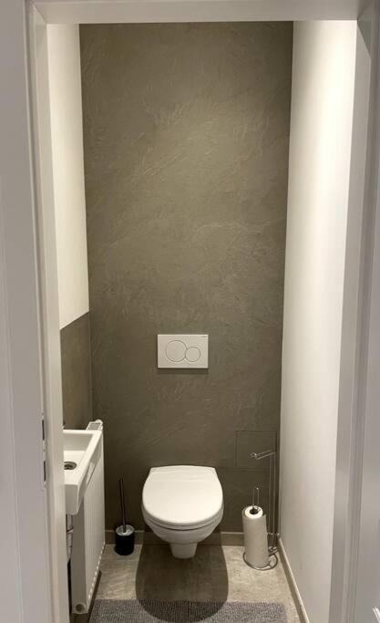 City-Center-Apartment Hip Area, Big & New Wina Bagian luar foto